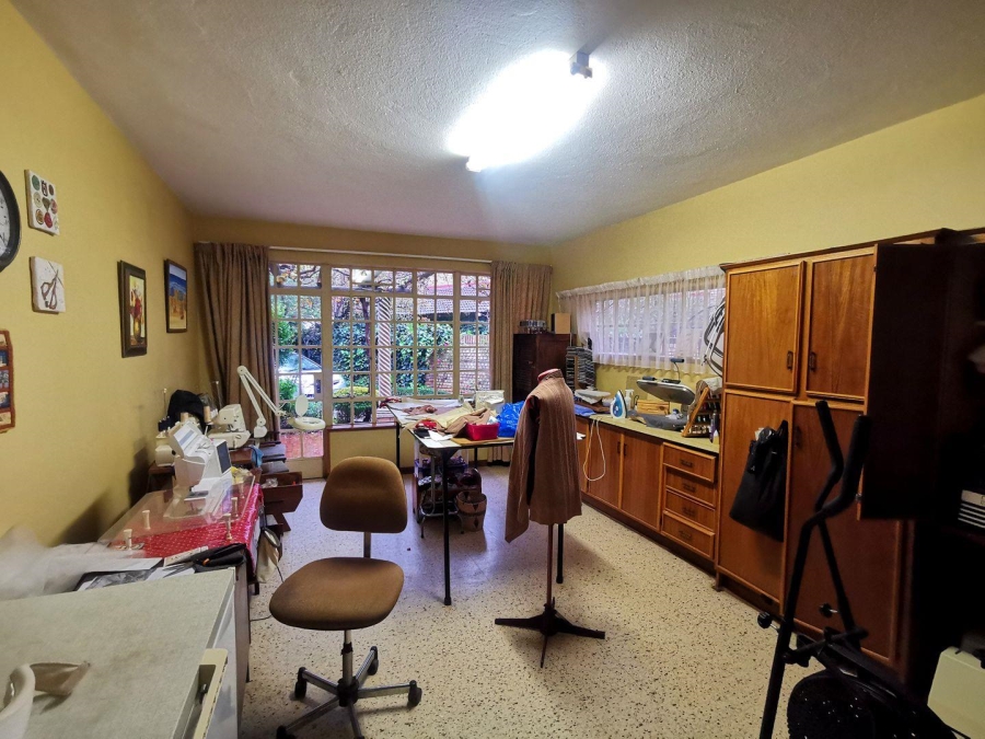 5 Bedroom Property for Sale in Mooivallei Park North West